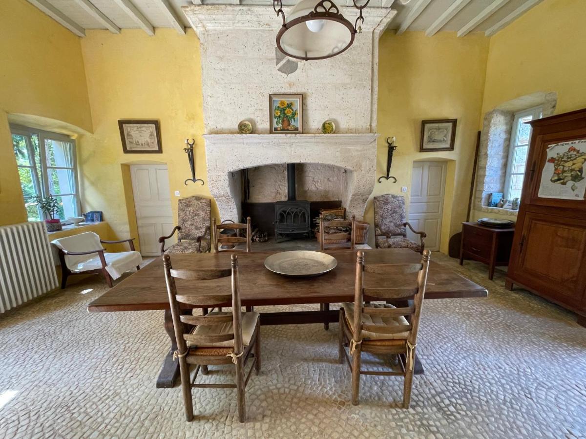 Rural Retreat Apartment Feuillade Bagian luar foto