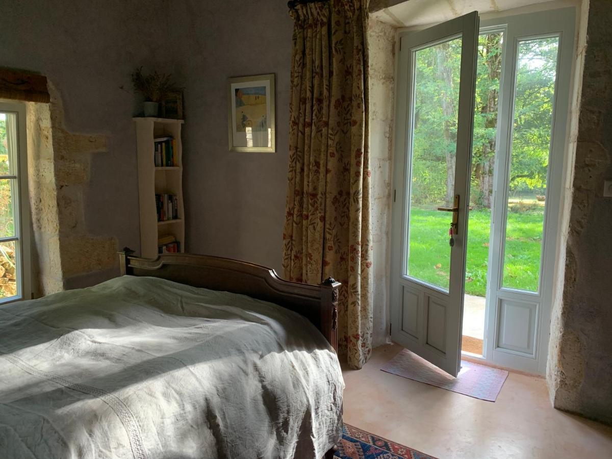 Rural Retreat Apartment Feuillade Bagian luar foto